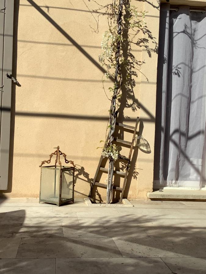Jardin D'Antan Bed & Breakfast Ansouis Exterior photo